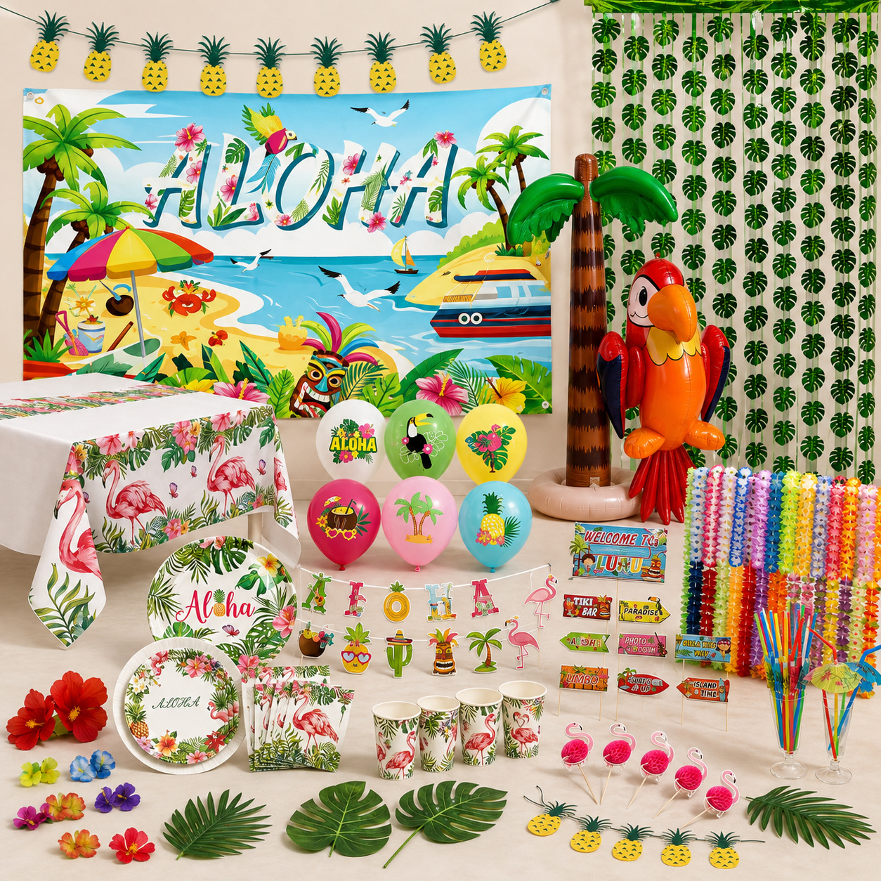 Tropisch feest met palmbomen, flamingo versiering, cocktails en Hawaii decoratie